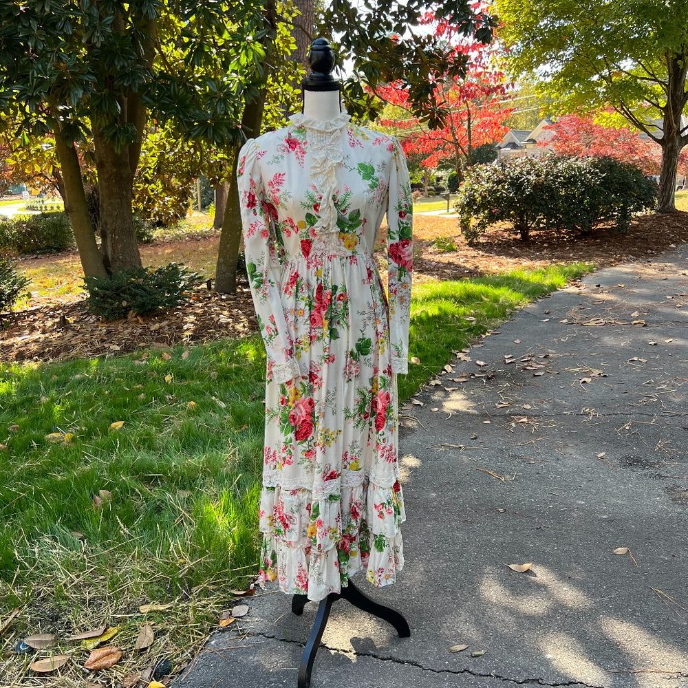 Vintage Handmade Pink Floral L/S Lace Collar Tiered Maxi Dress